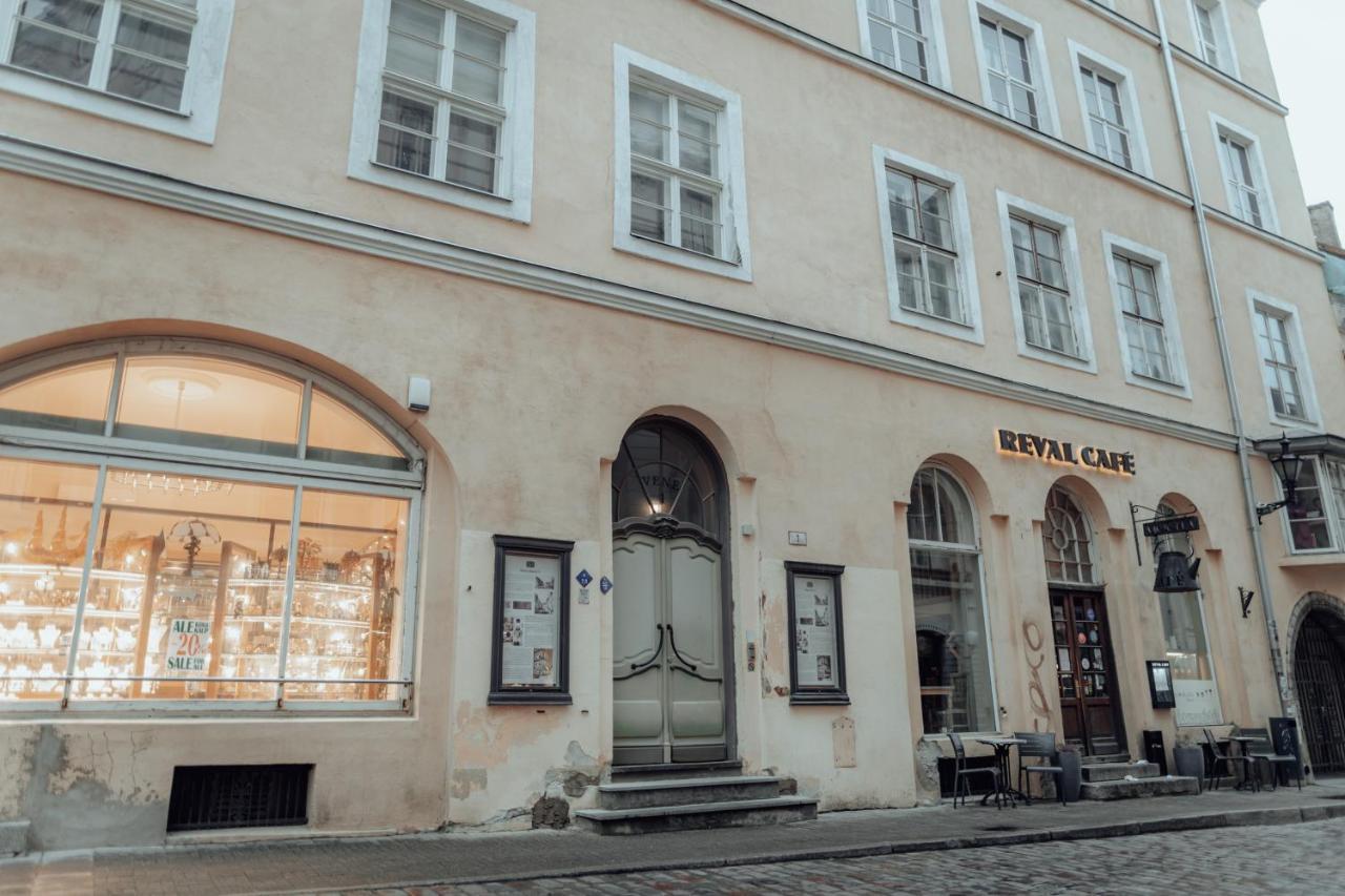 Dream Stay - Spacious 1-Bedroom Apartment In The Old Town タリン エクステリア 写真